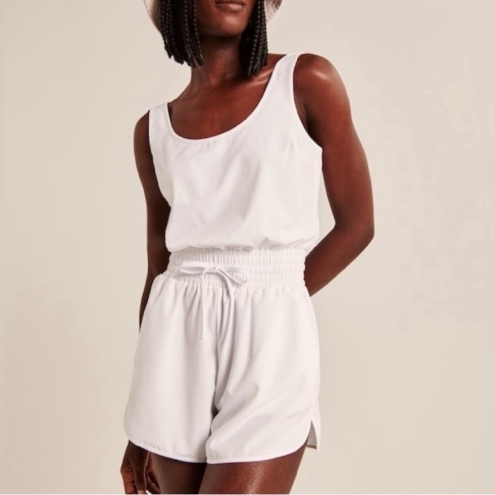 Abercrombie & Fitch Traveler Romper | Size large | New with tags 🤍